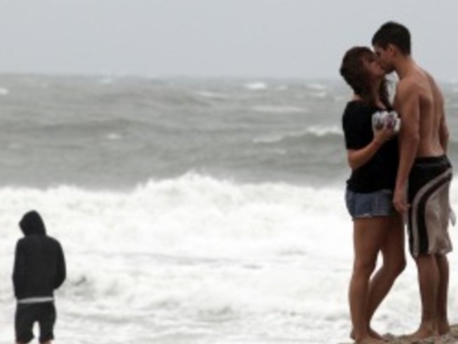 В любовна връзка или сами – кога сме по-щастливи?