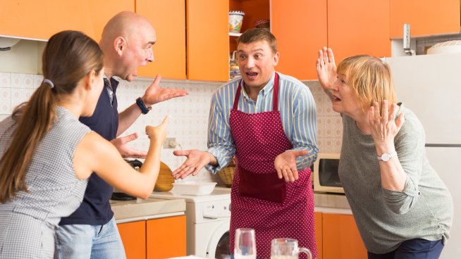 Как да разпознаете токсичен роднина, който ви трови с енергията си? Снимка: istock