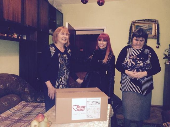 Теди Кацарова също допринесе за коледното чудо. Снимка: Holiday Heroes
 