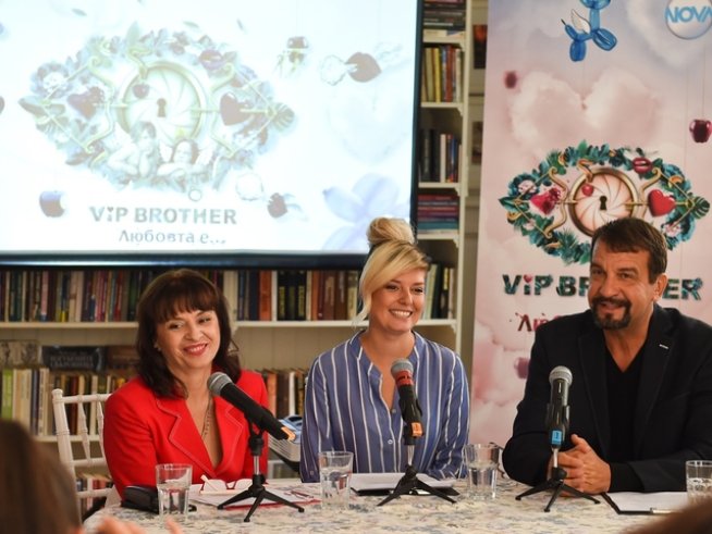 Тримата водещи на предаването: Миглена Ангелова, Алекс Сърчаджиева и Ники Кънчев.