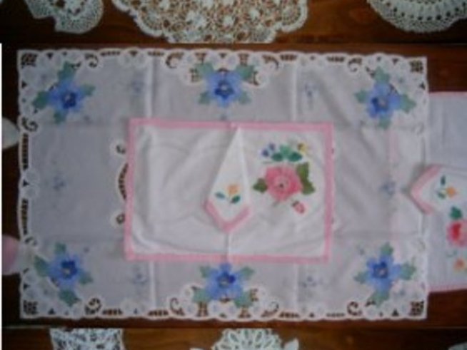 Бродерия, поаланс, плетене на пет и една куки