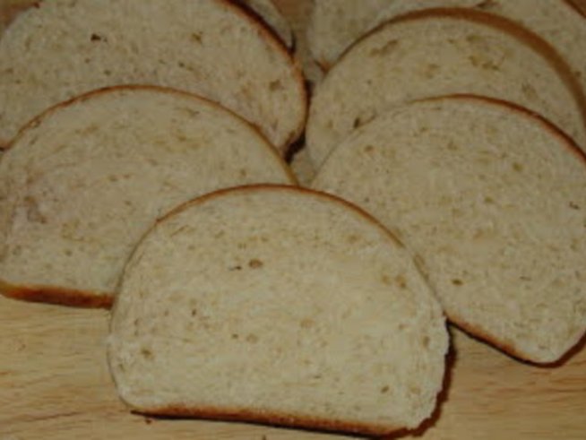 Хлябът поскъпва първо с 5%, а после с още