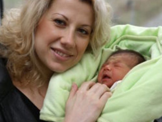 Честито на сем. Георгиеви за дъщеря им Лора!