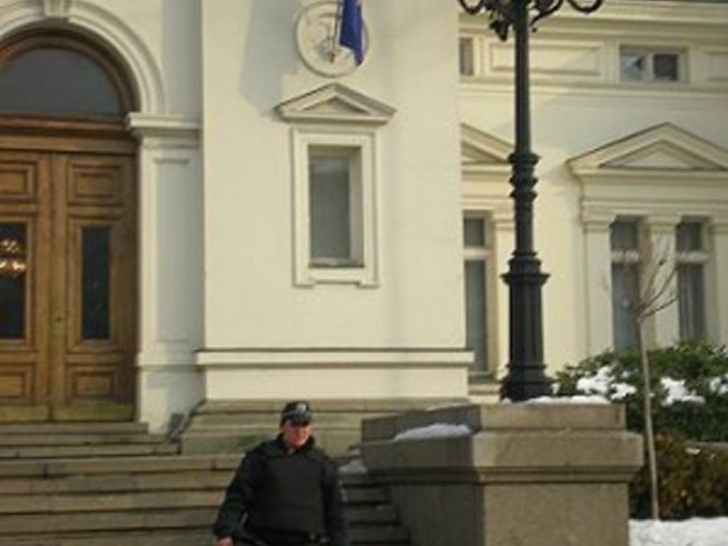 Протест пред парламента днес, и на 28-и от 15 часа