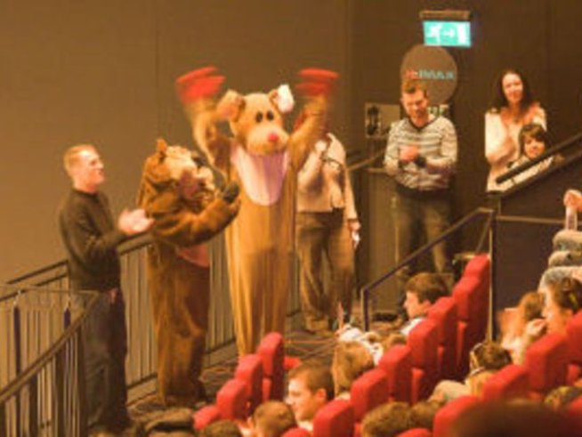 Мечокът Буг и Елена Елиът откриха 3D ловния сезон