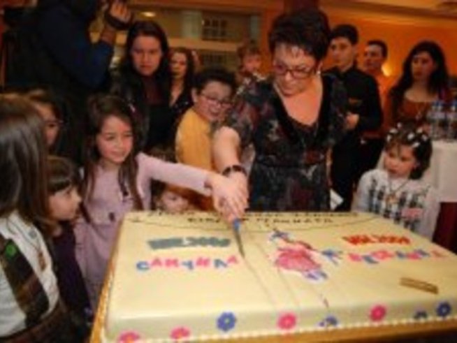 Тържествено орисаха първото бебе на 2009 и последното за 2008