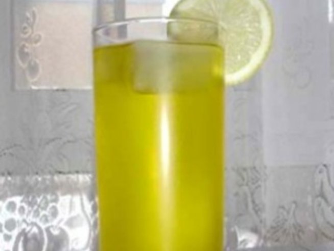 Домашна лимонада срещу пролетна умора