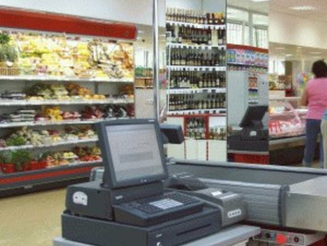 Хипермаркети воюват за цени &ndash; купувачите печелят