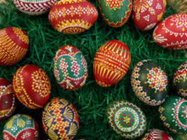 Великденски яйца ще боядисваме и на Велика събота