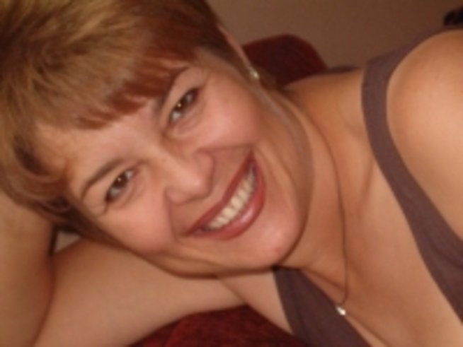 Лъчезарна, усмихната и позитивна