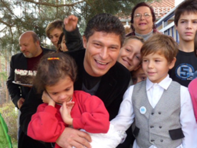 Красимир Балъков получи 12 плика с новогодишни послания от деца