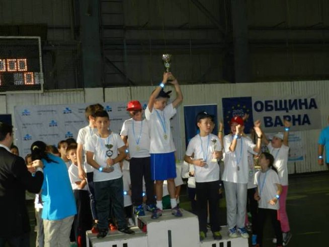 Над 180 деца във Варна взеха участие в „Спортни звездички“ с ДЗИ
