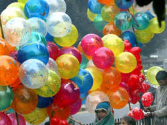 Не давайте на децата да вдишват хелий от балоните, опасно е!