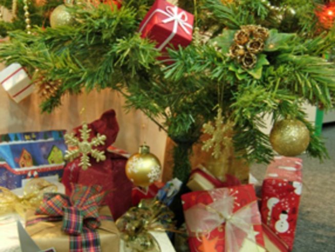 Трагикомична размяна на коледни подаръци