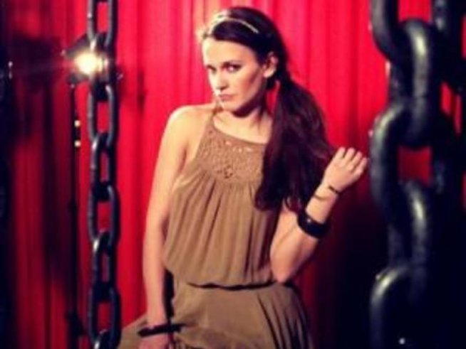 Анна Симова: „Кастинг“ ме срещна със Захари Бахаров и Христо Мутафчиев