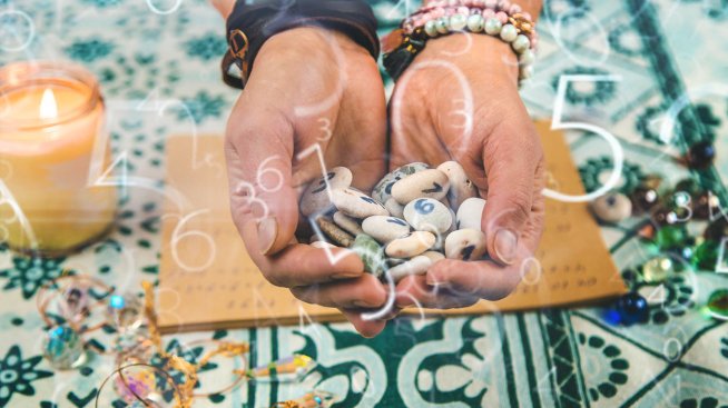 Някои зодии са по-успешни с финансите. Снимка: istock