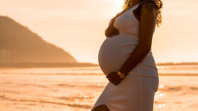 Бременните трябва да се пазят в горещините. Снимка: istock