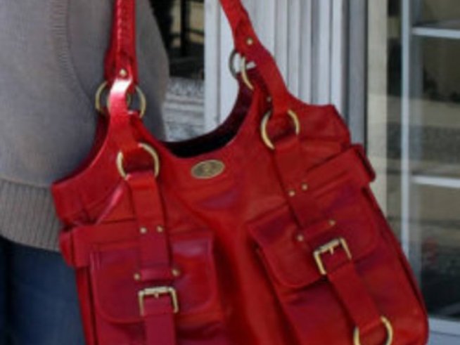 Червените чанти – хит за пролет 2010