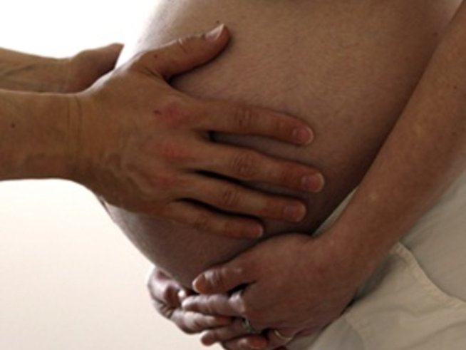 Масово уволняват бременни жени, защото не знаят правата си