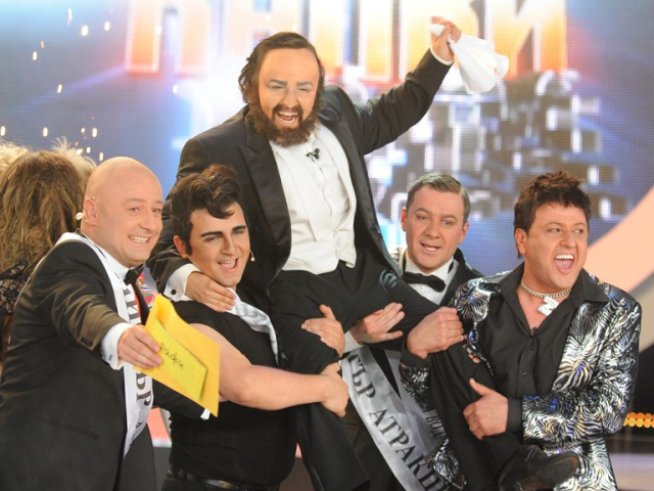 Рафи е победител в шоуто „Като две капки вода“!