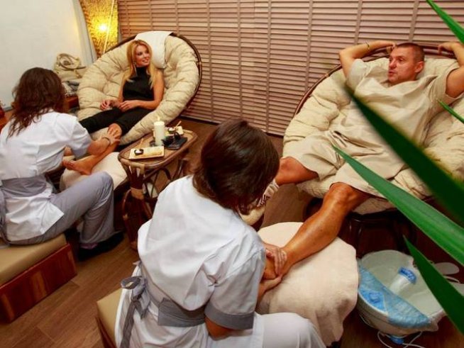 Мая и Крум Савови.