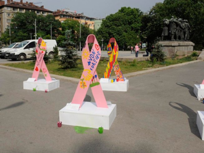 Първата по рода си изложба на живо за борба с рака на гърдата