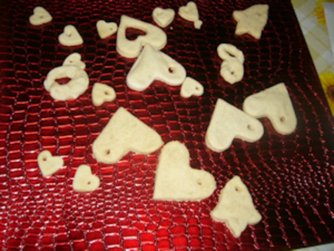 Забавление за децата с фигурки от солено тесто