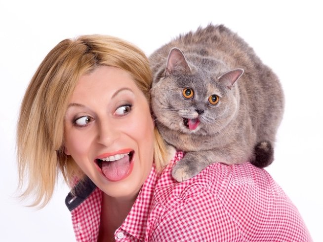 Ваня Щерева и котката Лора.