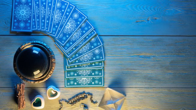 Таро хороскоп за уикенда (1-2 март). Снимка: istock