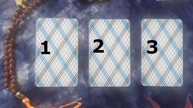 Изберете си таро карта и вижте каква година ви очаква.Снимка: Венета Евтимова.