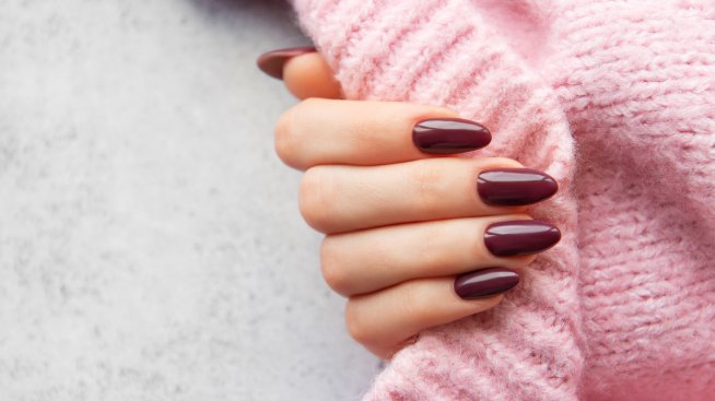 Домашен балсам за кожички и нокти. Снимка: istock