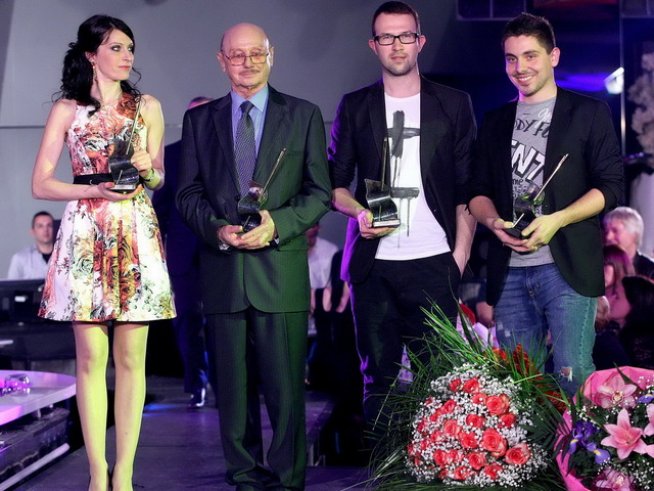 Снимка: Божидар и Антон Маркови