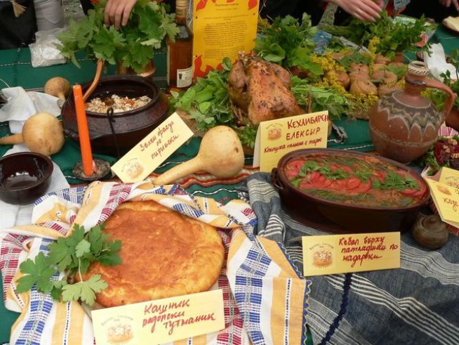 150 майстори на хорото подкрепят кулинарен фестивал в Борисовата градина