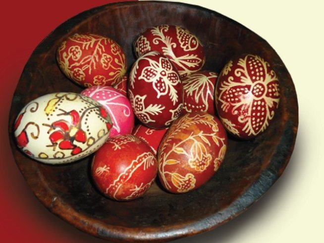 Тайните на ръчно изписаните великденски яйца