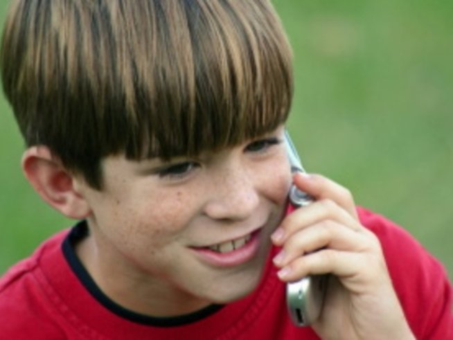 Французите забраняват GSM в училище