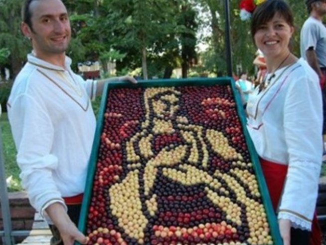 Празник на черешата и „Пъстра трапеза“ в Кюстендил