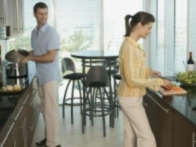 Кой готви у дома?