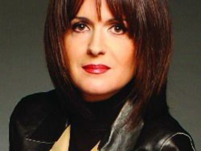 Жени Живкова: Искам дрехите ми да носят настроение, дори и в трудни моменти