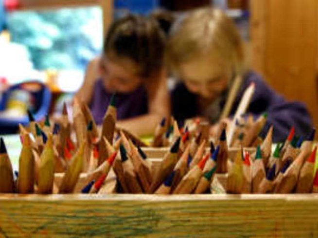 Изложба на рисунки на деца от дом "Петко Славейков" в София