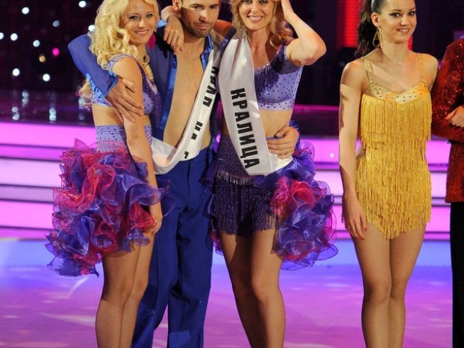 Кралицата на абитуриентския бал е Стелла