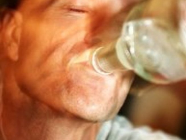 Той пие, как да постъпя?