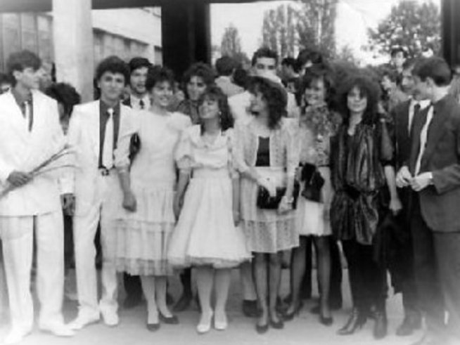 Абитуриентите през годините