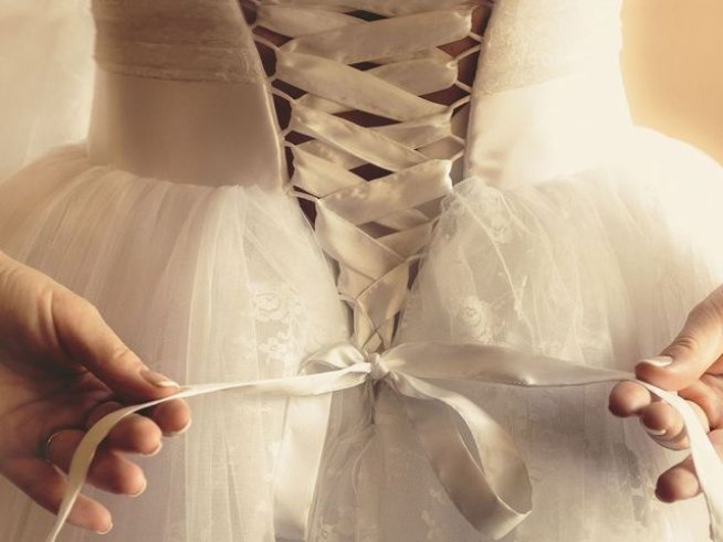 Корица: Издателство "Апостроф"