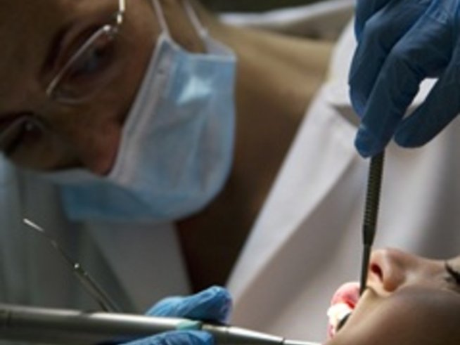 Трудното забременяване може да е заради болни зъби и венци