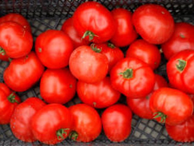 Маска и пилинг за лице с домати