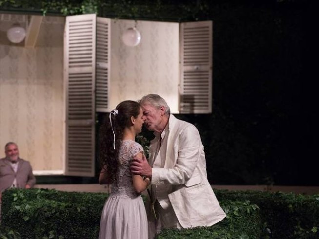 Откъс от постановката "Чайка" в театър "Азарян"