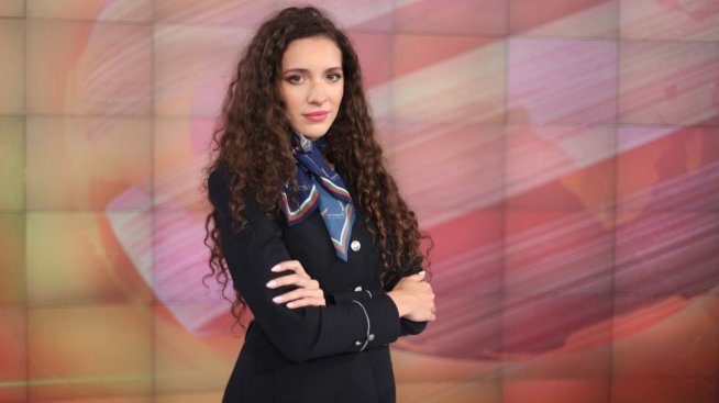 Звезда от театралната сцена съобщава времето по Bulgaria ON AIR. Снимка: Димитър Кьосемарлиев, Investor Media Group