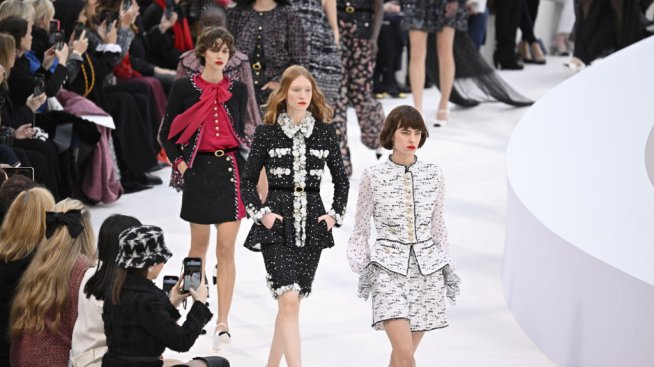 Chanel представи колекцията си Висша мода за пролет/лято 2025.Снимка: Getty