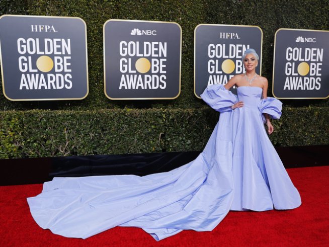 Лейди Гага в тоалет на Valentino Haute Couture. Снимка: Reuters