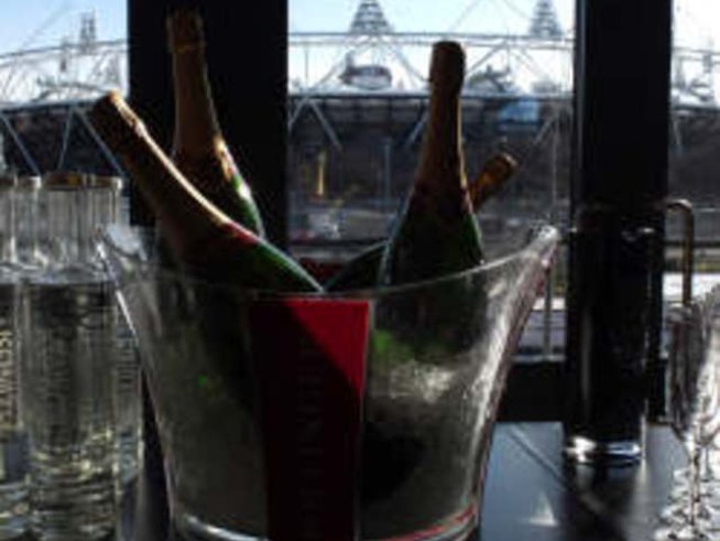 Как ни карат да харчим и ядем повече в ресторантите